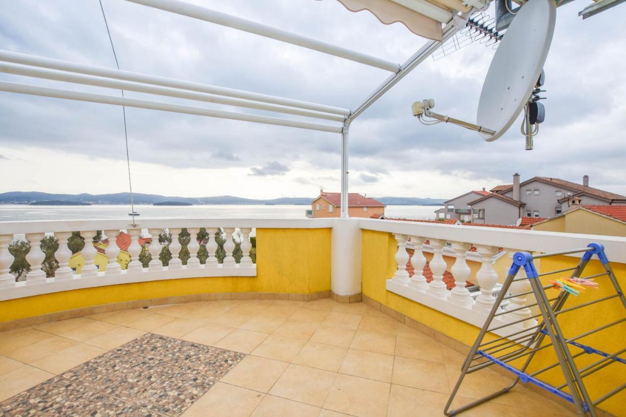 Apartments Dandelion Biograd Na Moru Exterior photo