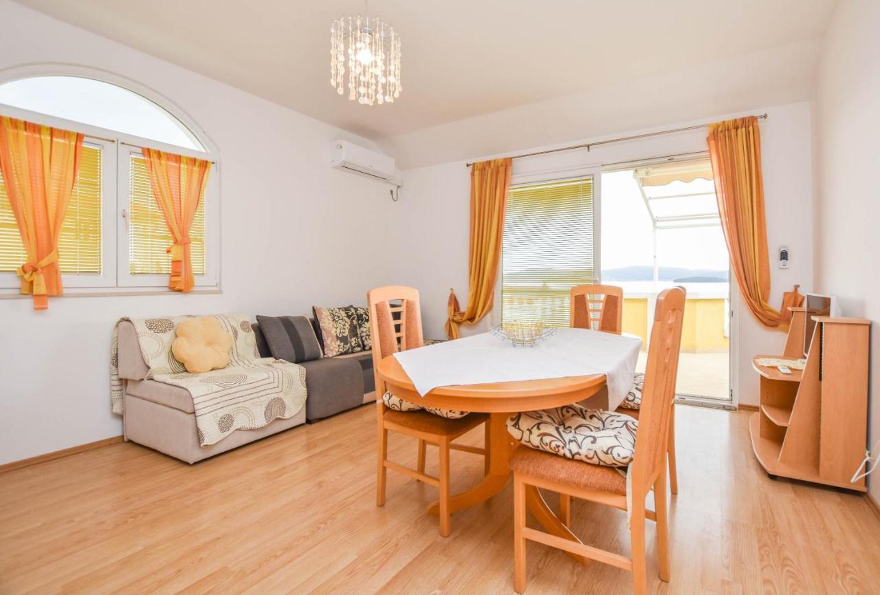 Apartments Dandelion Biograd Na Moru Exterior photo