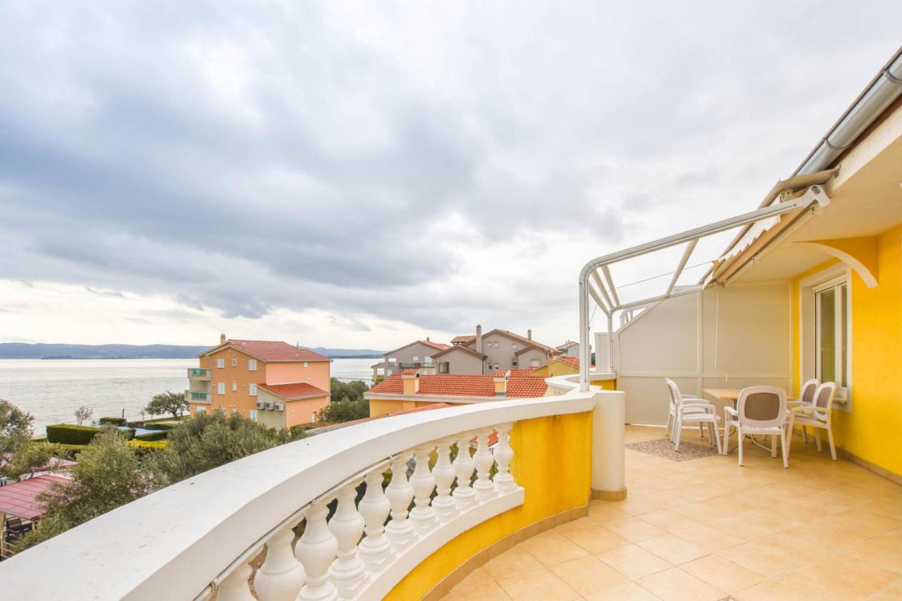 Apartments Dandelion Biograd Na Moru Exterior photo